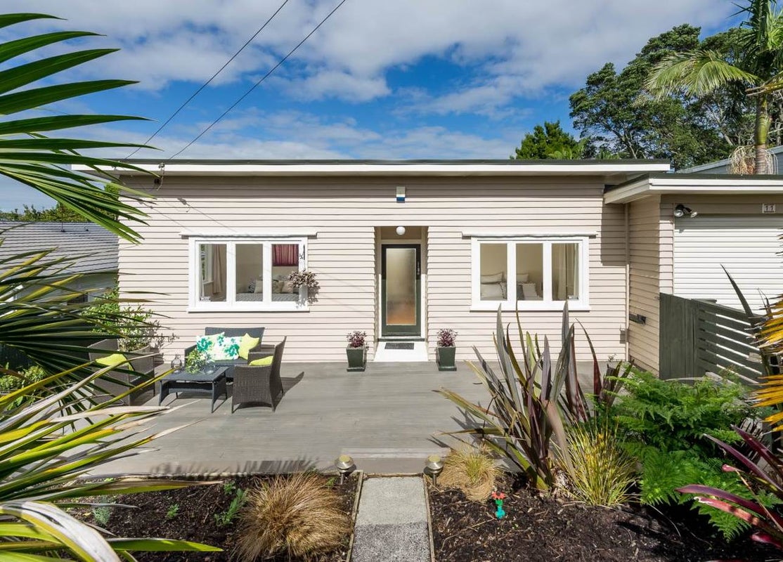 11 Belfast Street, Hillsborough, Auckland - Carousel 1