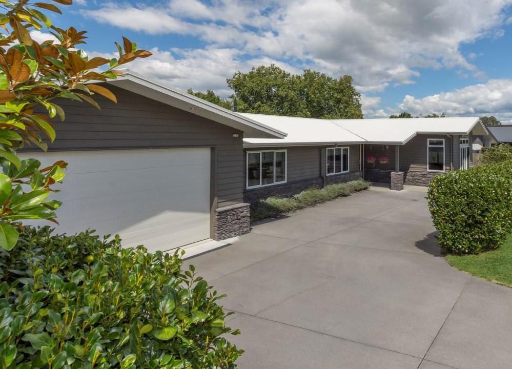 115 St Andrews Drive, Bethlehem, Tauranga - Carousel 1