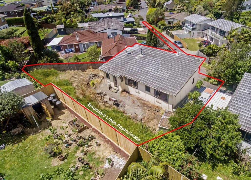 1/35 Sandiacre Way, Browns Bay, Auckland - Carousel 1