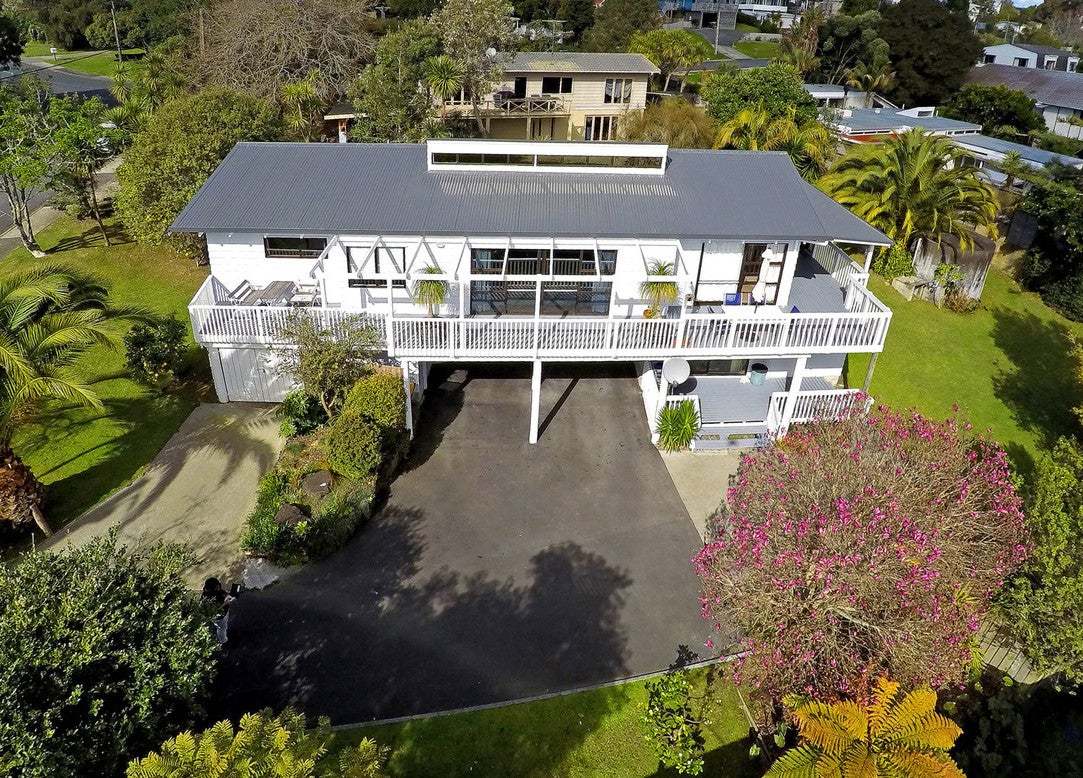 4 Deborah Place, Albany - Carousel 1