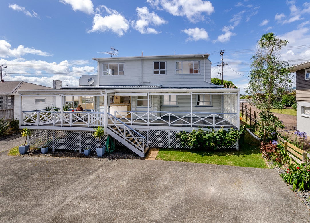 145 Carlisle Road, Northcross, Auckland - Carousel 1