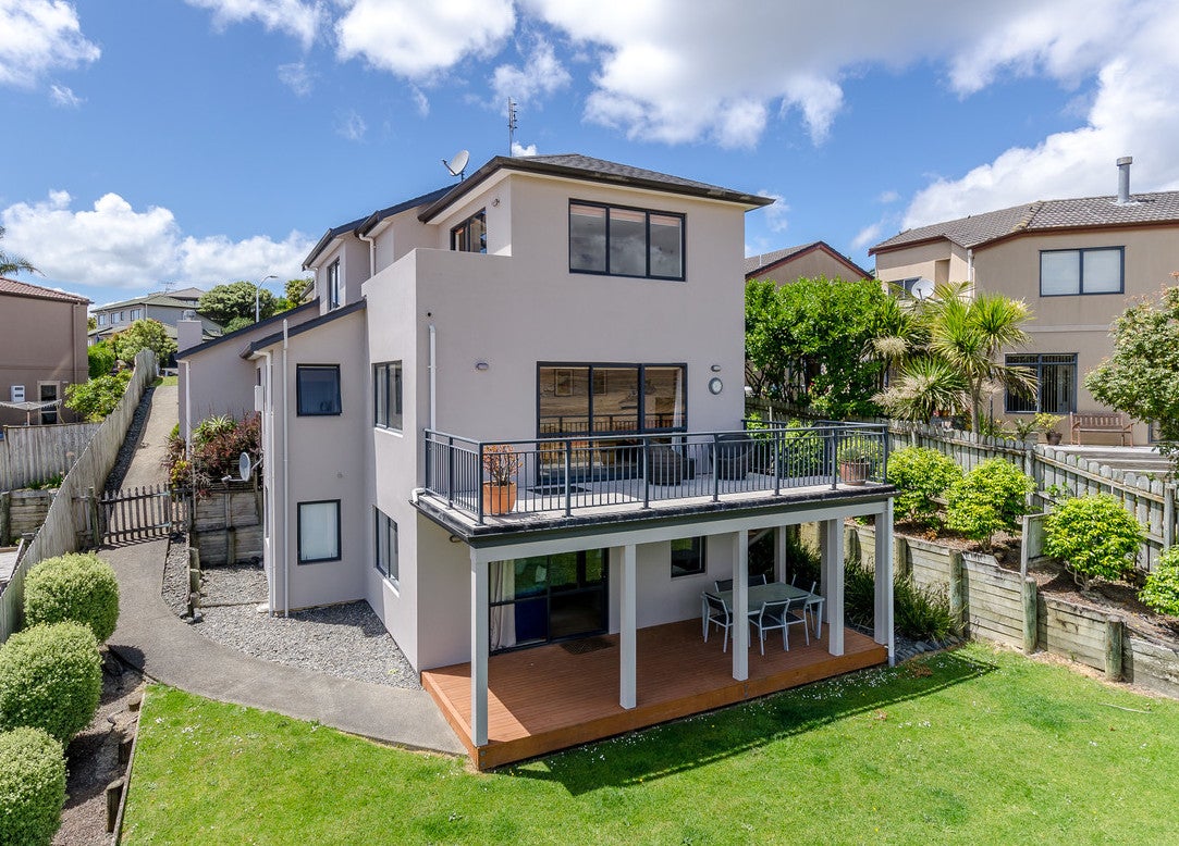 20 Maidstone Place, Oteha, Auckland - Carousel 1
