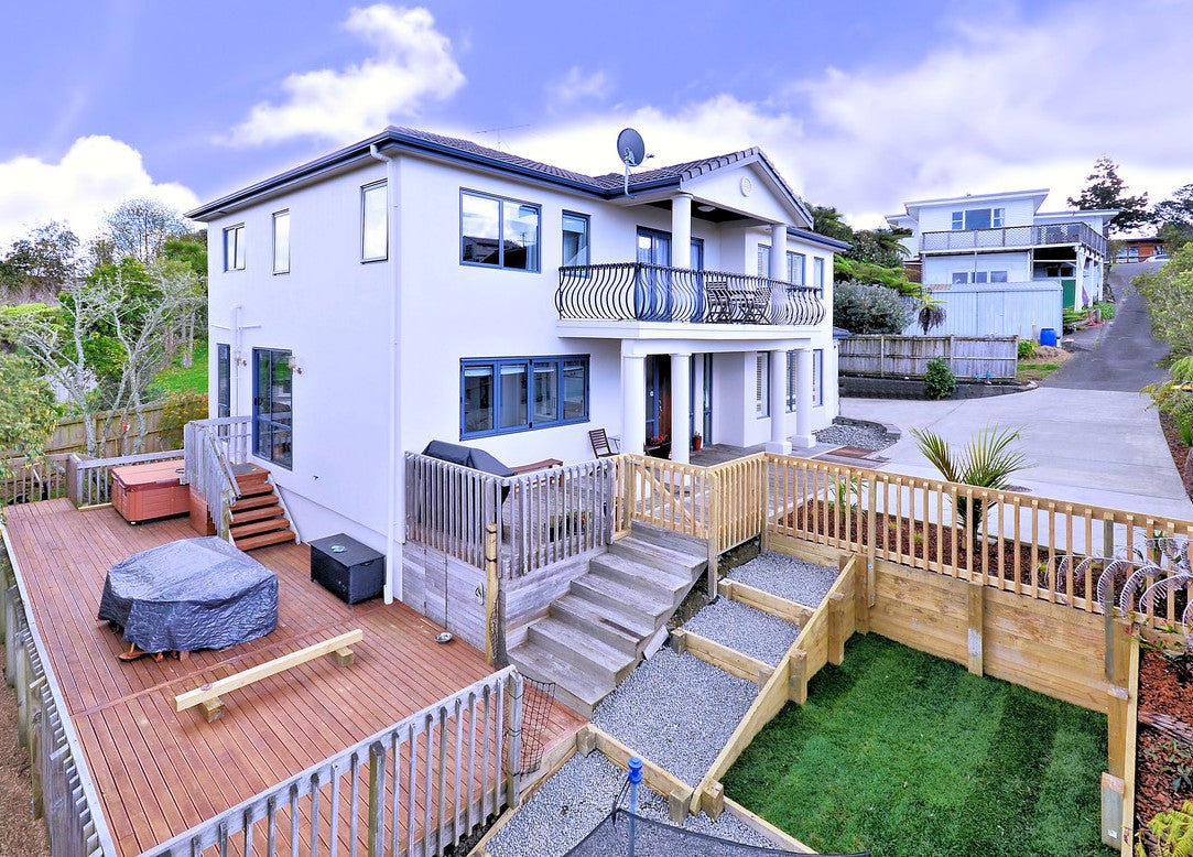 39A Woodlands Crescent, Browns Bay, Auckland - Carousel 1