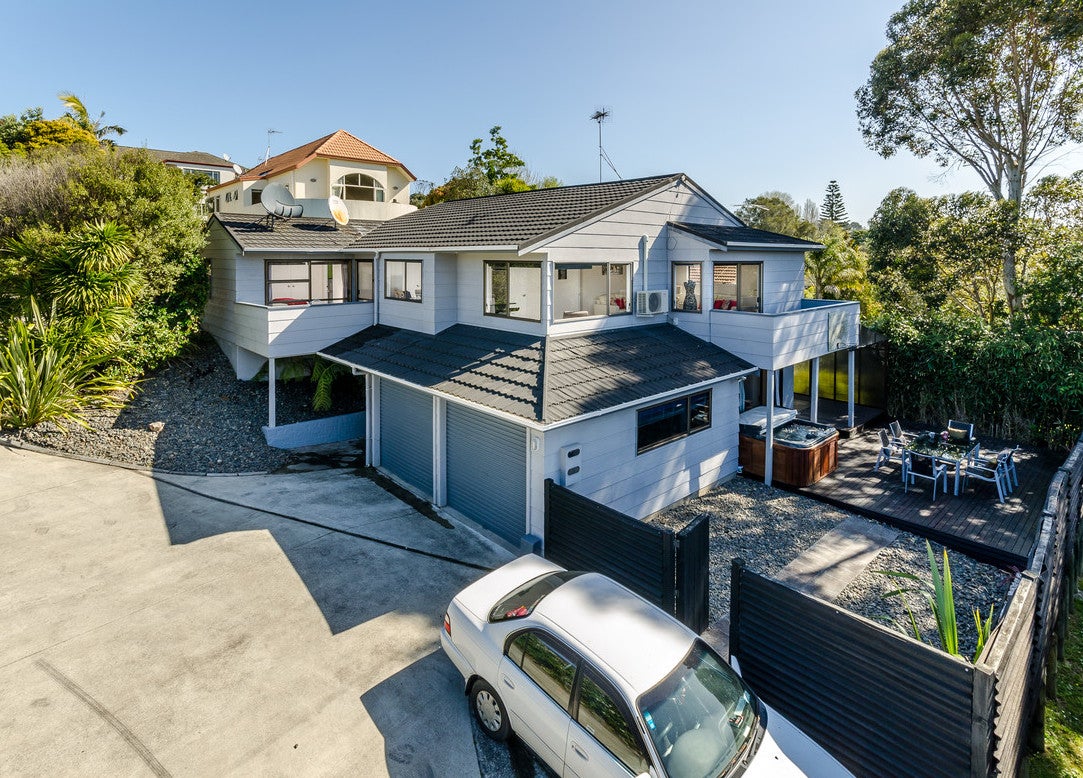 1/6 Braemar Road, Rothesay Bay, Auckland - Carousel 1