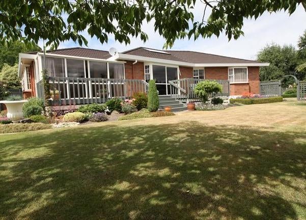 5 Jaffray Drive, East Taieri, Mosgiel - Carousel 1