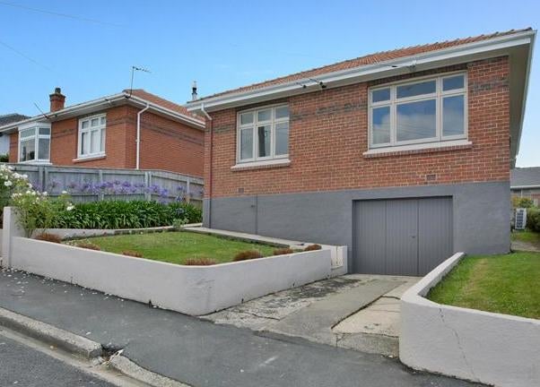 25 Forbes Street, Balaclava, Dunedin - Carousel 1