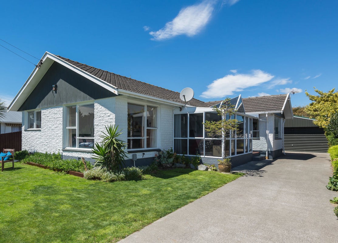 9 Beach Road, North New Brighton, Christchurch - Carousel 1