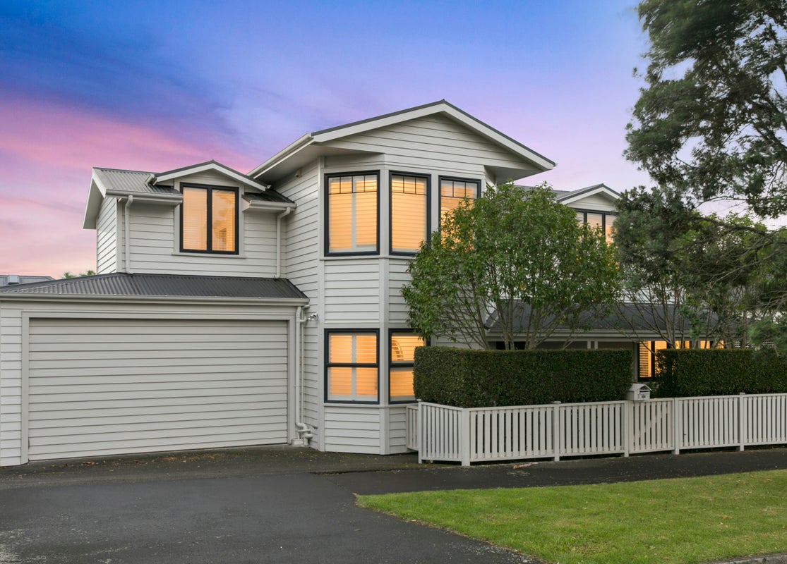 1 Summer Street, Stanley Point, Auckland - Carousel 1