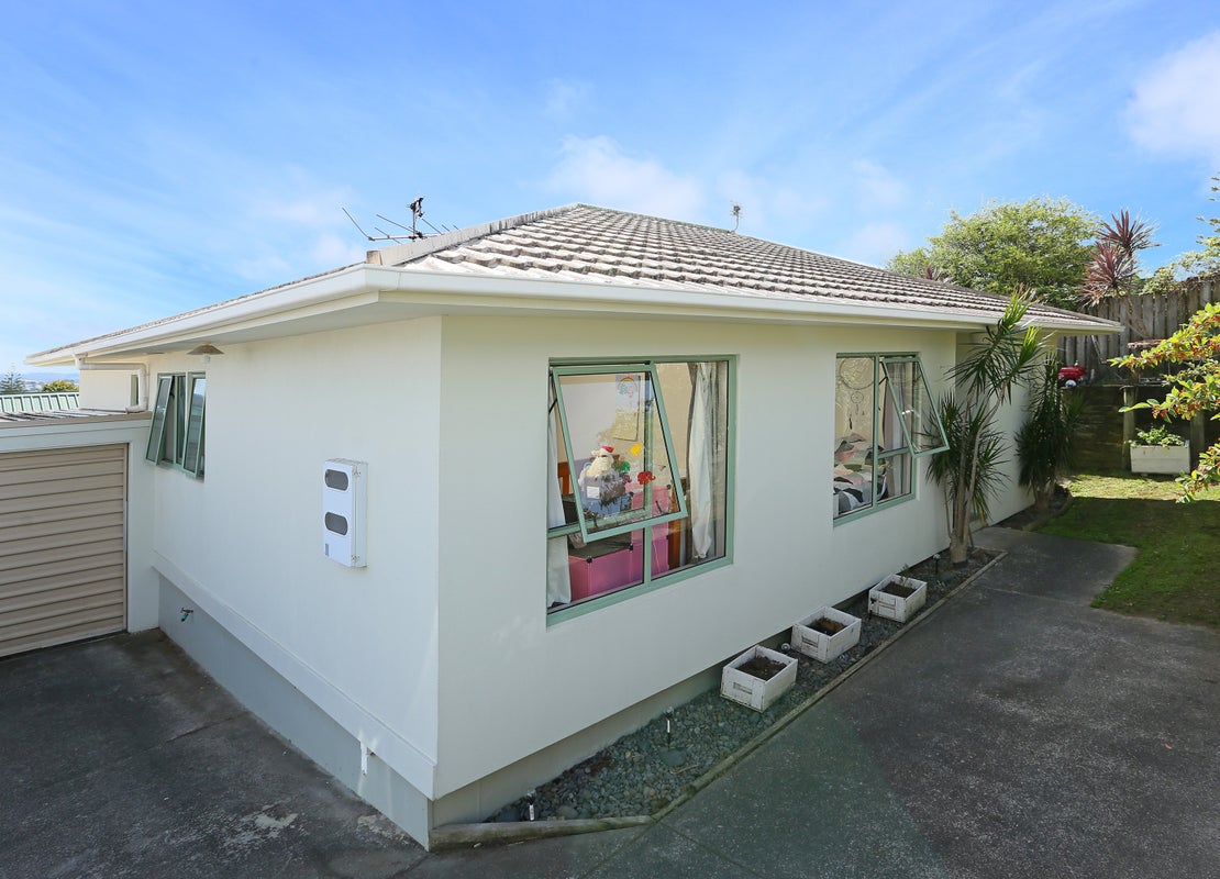 2/43 Sungrove Rise, Sunnyvale, Auckland - Carousel 1