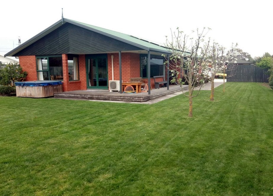 24 Page Street, Redwoodtown, Blenheim - Carousel 1