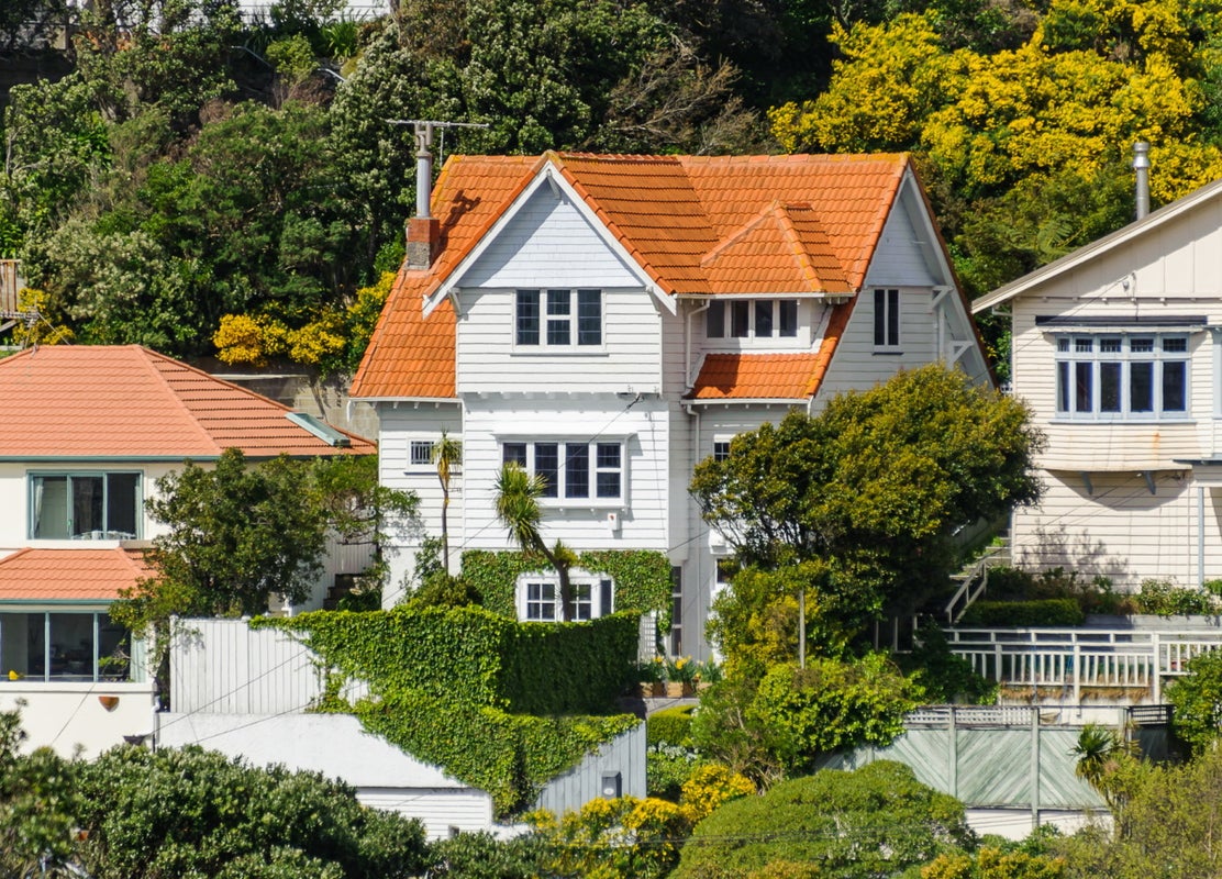 17 Saint Michaels Crescent, Kelburn, Wellington - Carousel 1