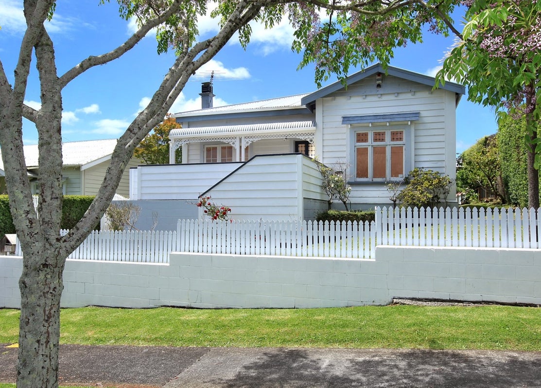 22 Columbia Road, Sandringham, Auckland - Carousel 1