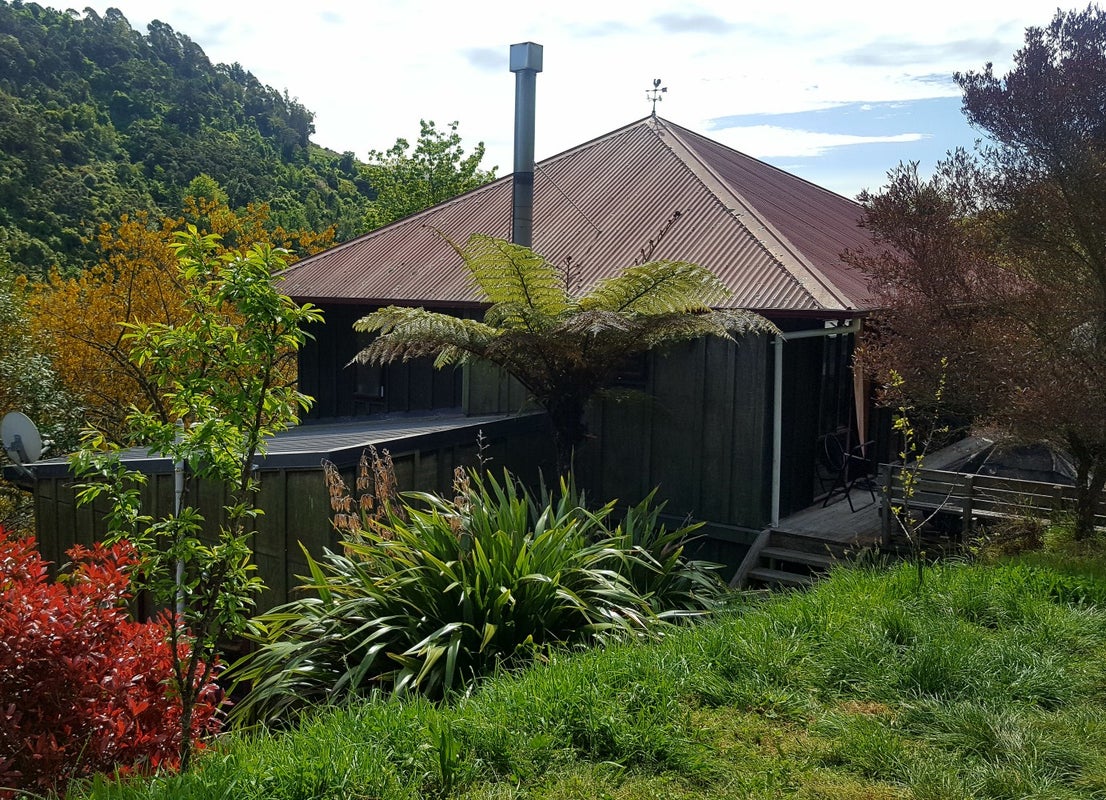 87A Brook Street, The Brook, Nelson - Carousel 1