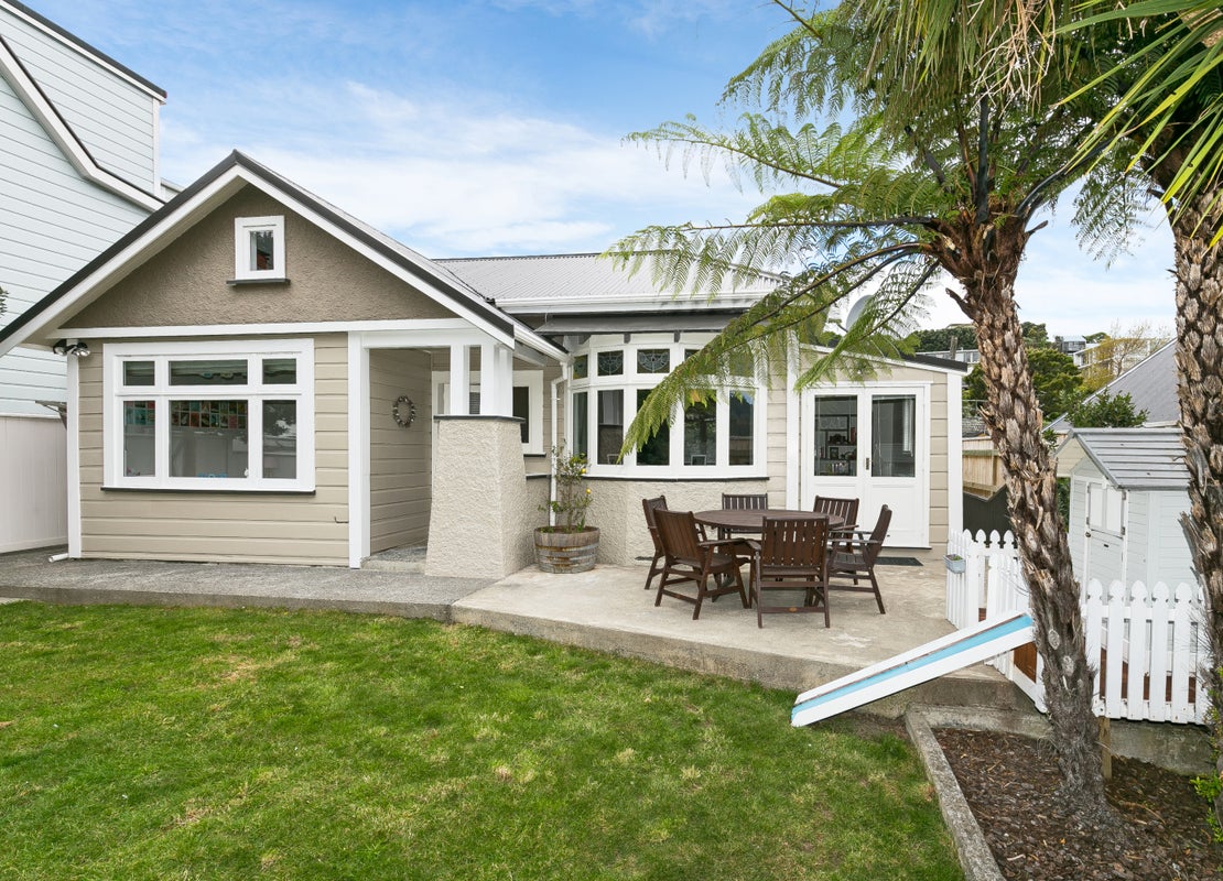 6 Zohrab Street, Hataitai, Wellington - Carousel 1