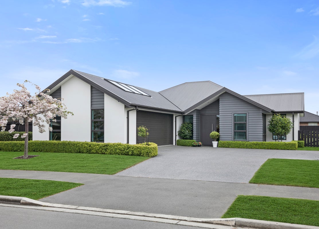 16 Handley Crescent, Wigram, Christchurch - Carousel 1