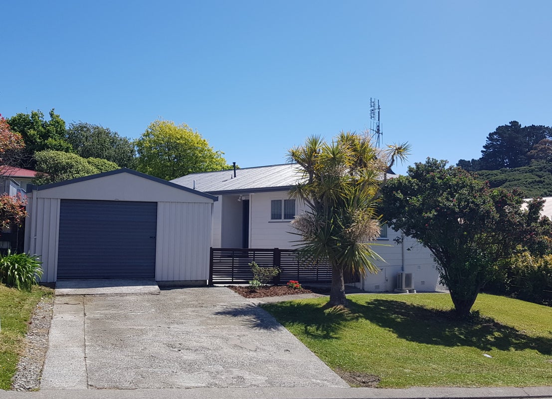 3 Carvel Lane, Whitby, Porirua - Carousel 1