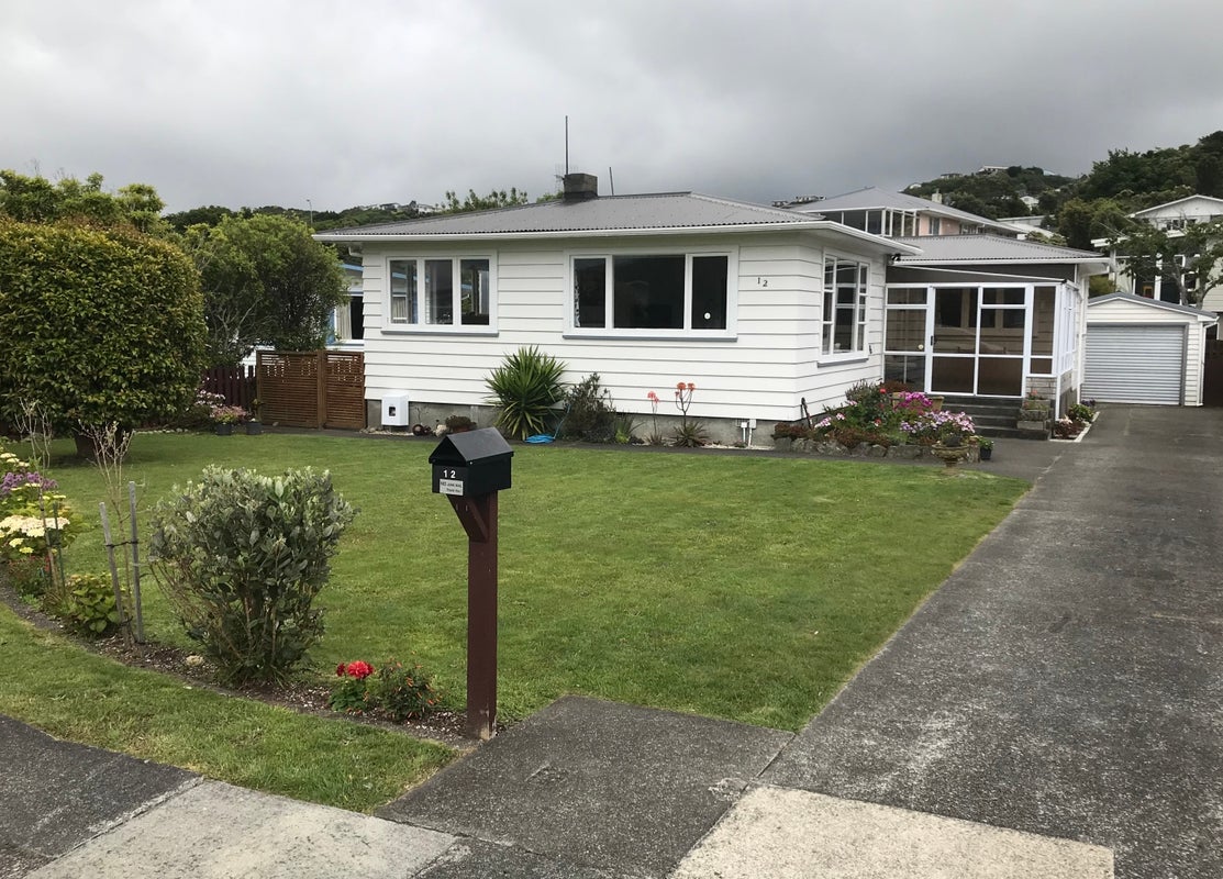 12 Clematis Grove, Maungaraki, Lower Hutt - Carousel 1