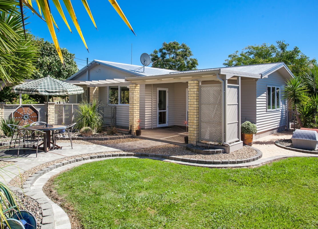 381 East Bank Road, Edgecumbe, Whakatane - Carousel 1
