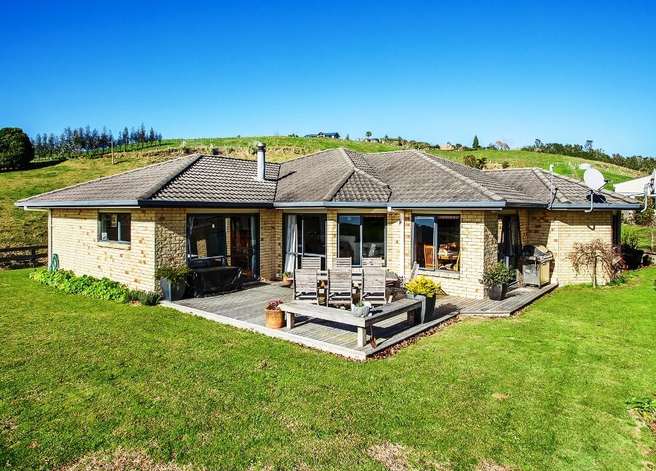 7/100B Stanley RD, WAINUI, OPOTIKI - Carousel 1