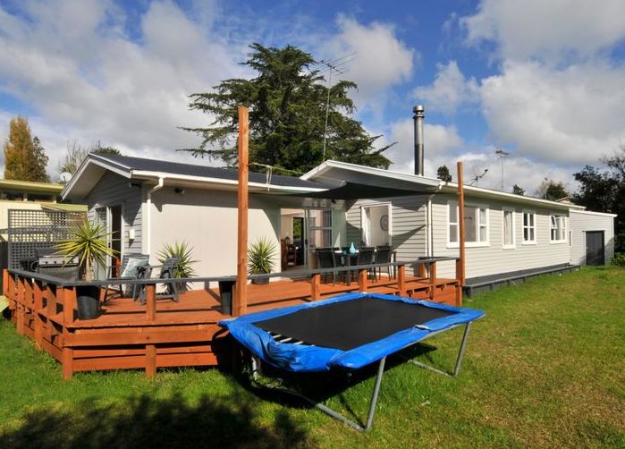 29 Lauderdale Road, Birkdale, Auckland - Carousel 1