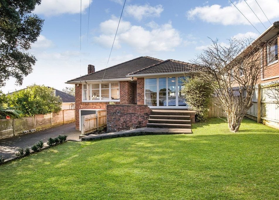 6 Carlton Street, Hillsborough, Auckland - Carousel 1