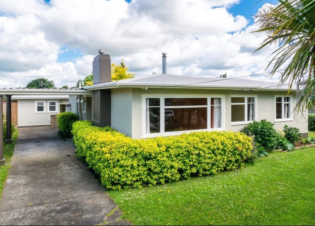 33 Raine Street, Whanganui East, Whanganui - Carousel 1
