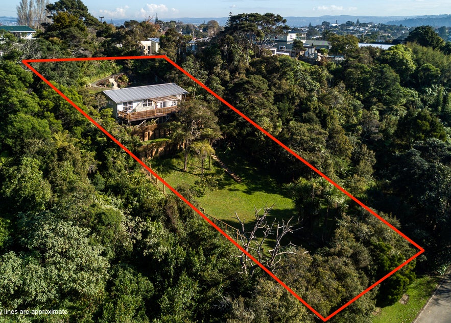 10 Kia Ora Road, Beach Haven, Auckland - Carousel 1
