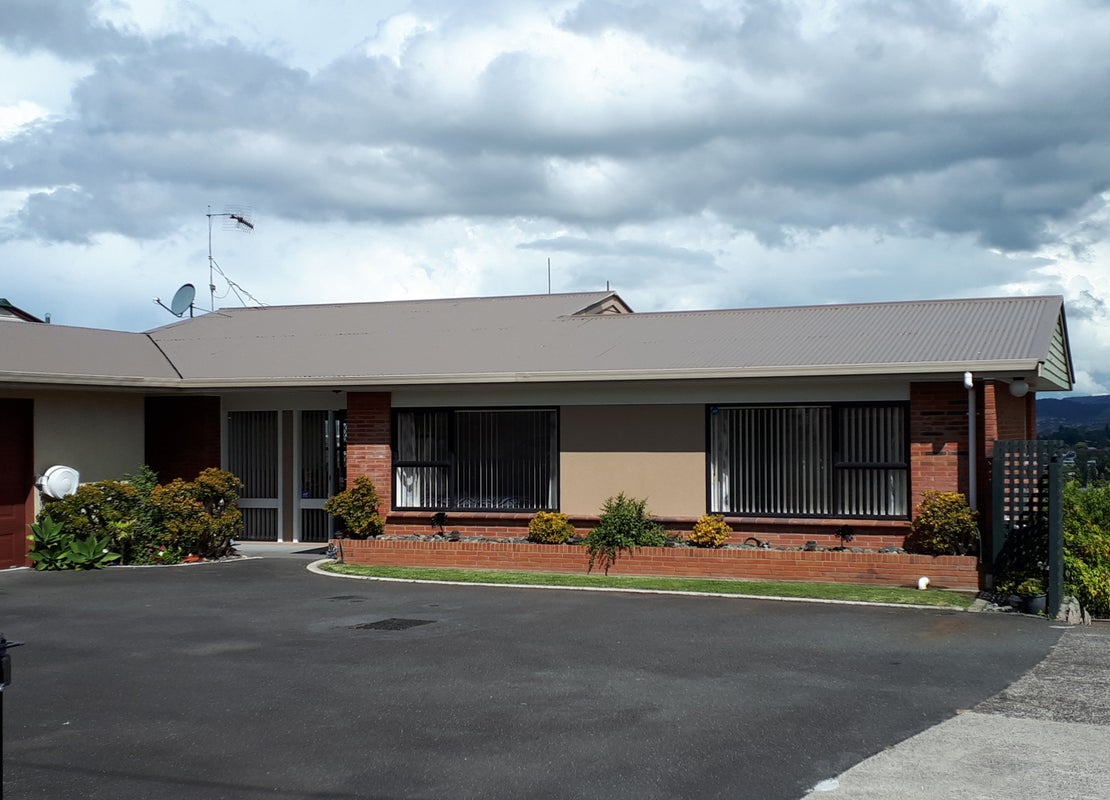 16 Brookfield Terrace, Brookfield, Tauranga - Carousel 1