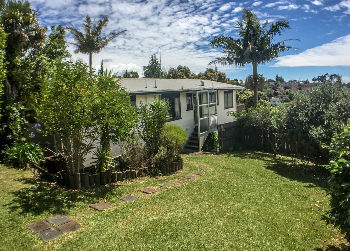 65A Juniper Road, Sunnynook, Auckland - Carousel 1