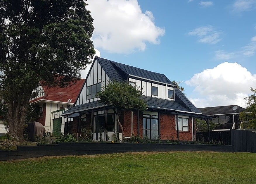 2/33 Birman Close, Half Moon Bay, Auckland - Carousel 1