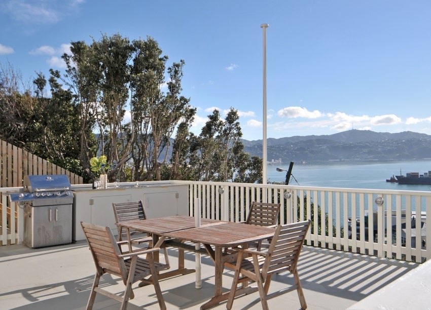 10 The Crescent, Roseneath, Wellington - Carousel 1