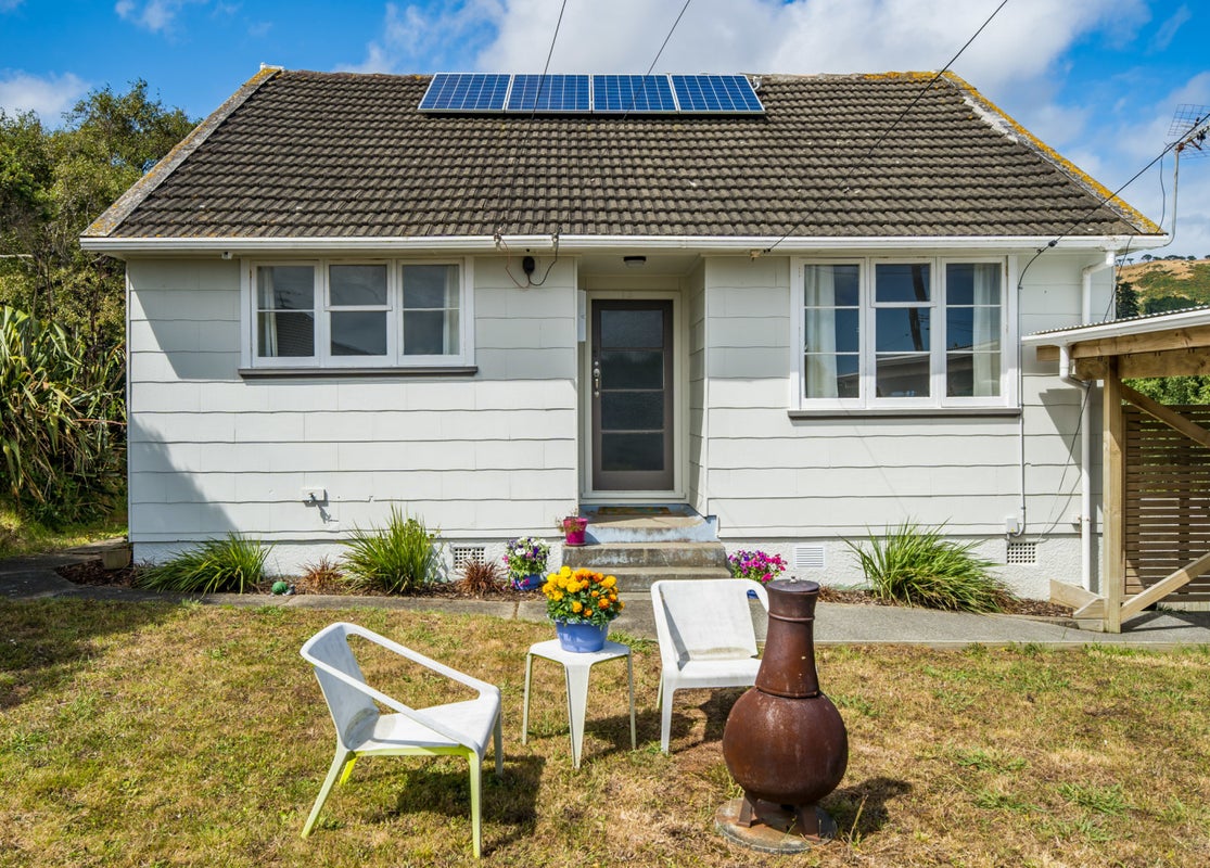 13 Cumberland Grove, Cannons Creek, Porirua - Carousel 1