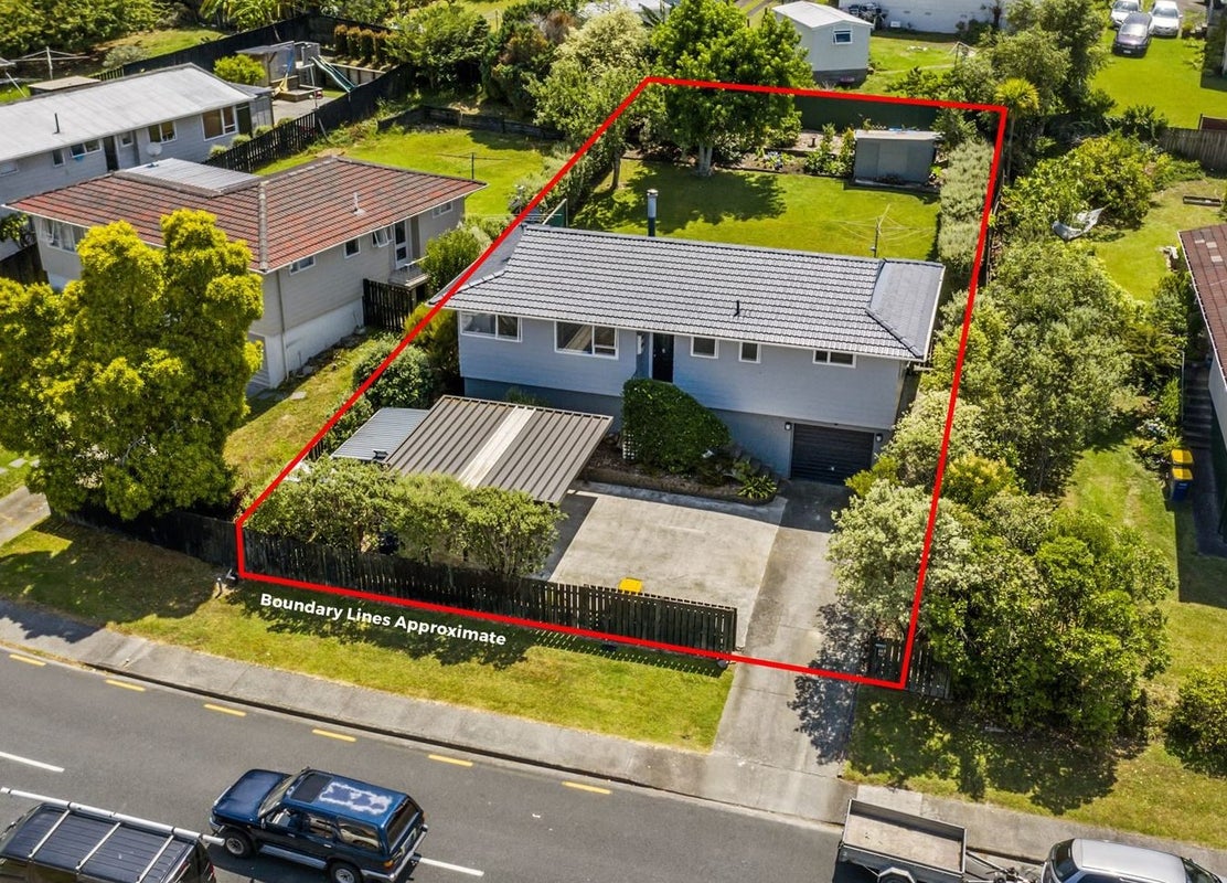 48 Kemp Road, Massey, Auckland - Carousel 1