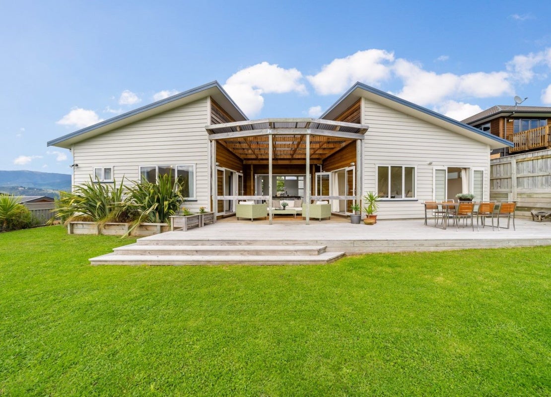16 James Nairn Grove, Riverstone Terraces, Upper Hutt - Carousel 1