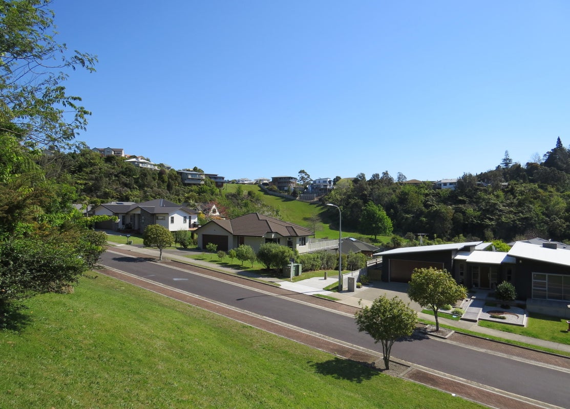 20 The Fairway, Whakatane, Whakatane - Carousel 1