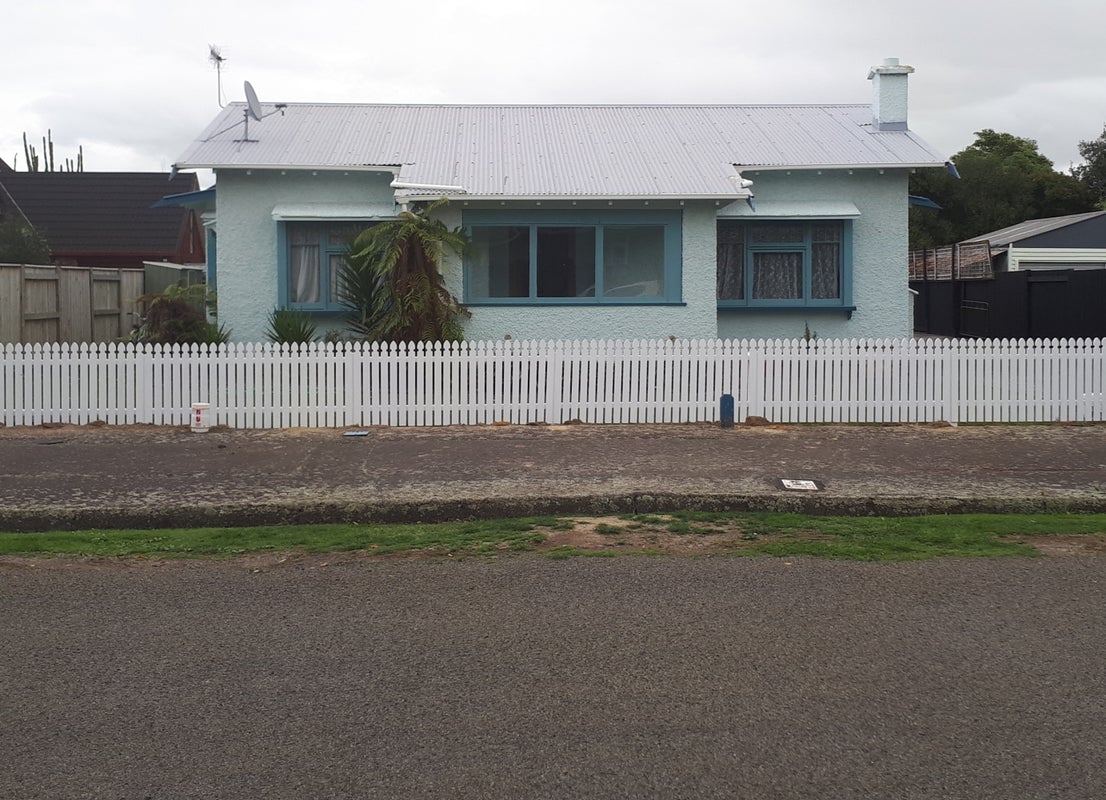 21 Alfred Street, Roslyn, Palmerston North - Carousel 1