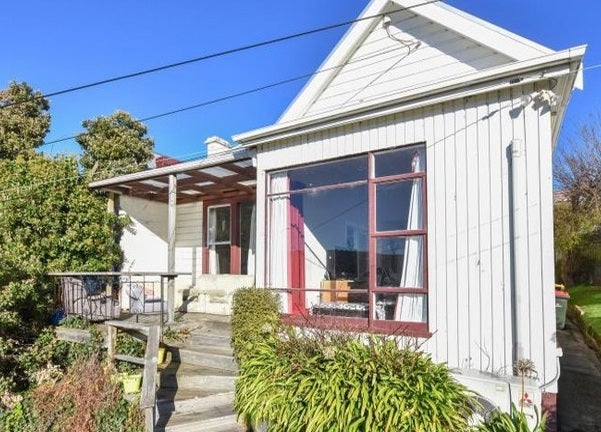 19 Stonelaw Terrace, Maori Hill, Dunedin - Carousel 1
