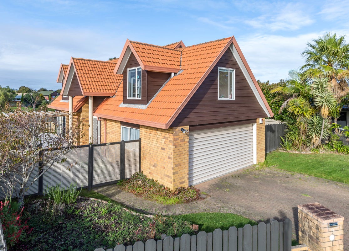 9 Robina Court, Burswood, Auckland - Carousel 1