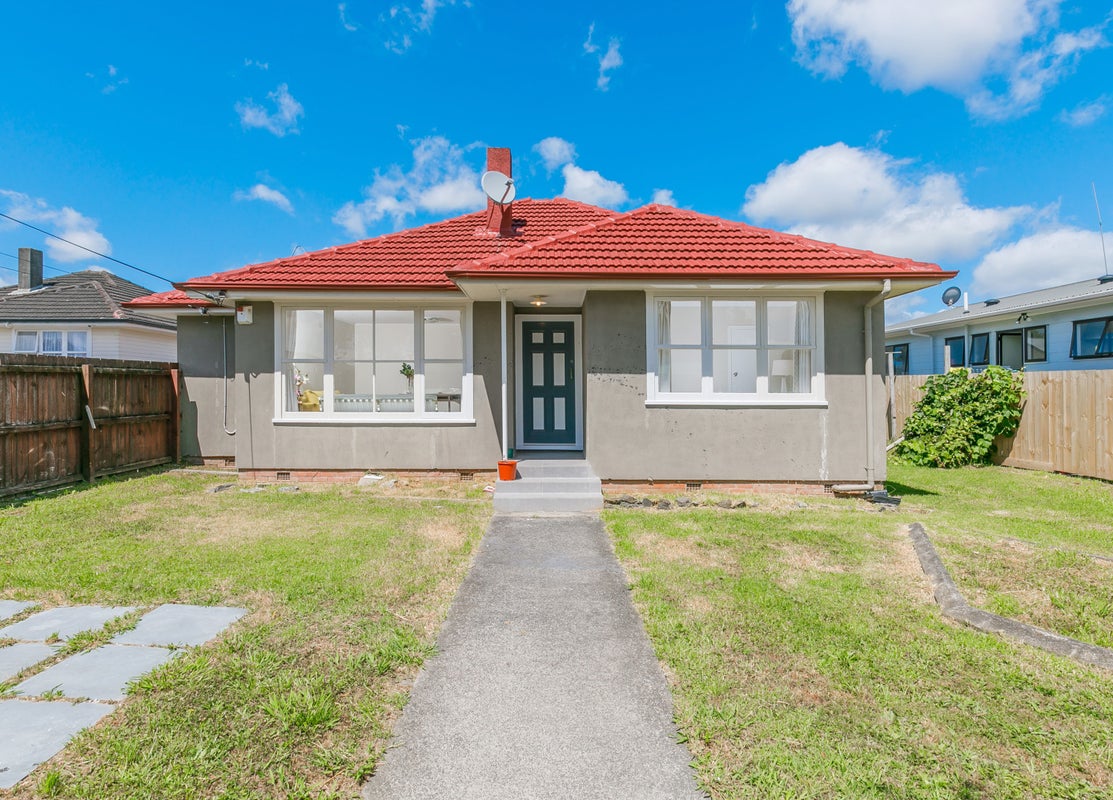 34 Harrington Road, Henderson, Auckland - Carousel 1