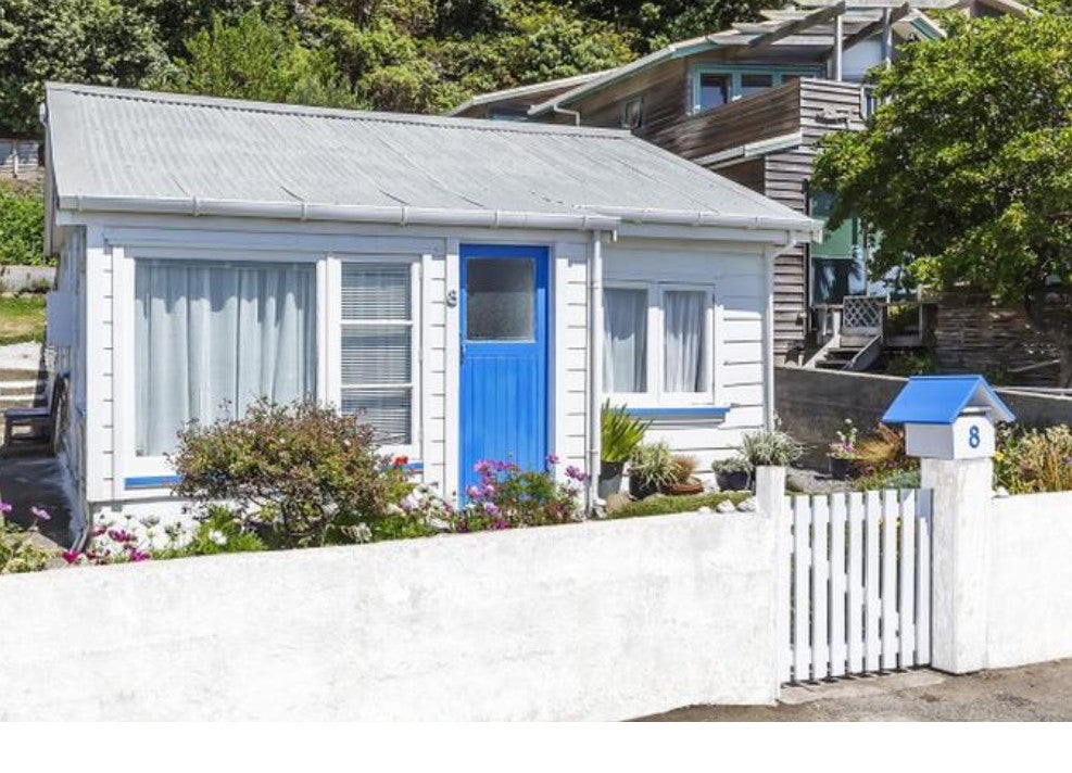 8 Ocean Parade, Pukerua Bay, Porirua - Carousel 1