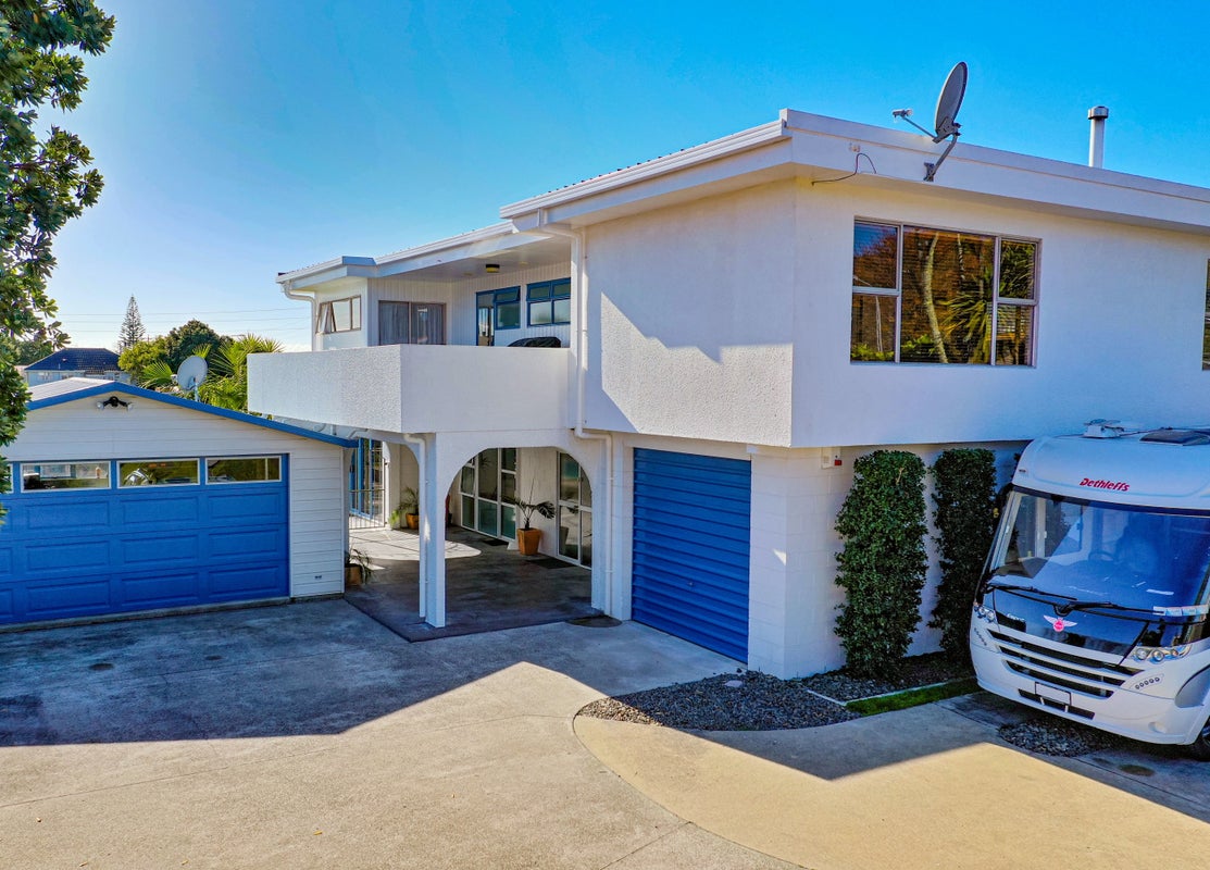 17 Walter Park, Whakatane, Whakatane - Carousel 1