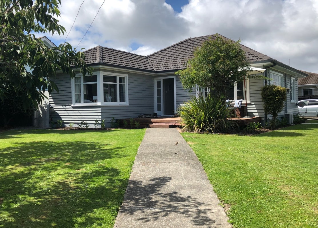 2 Dunedin Street, Redwood, Christchurch - Carousel 1