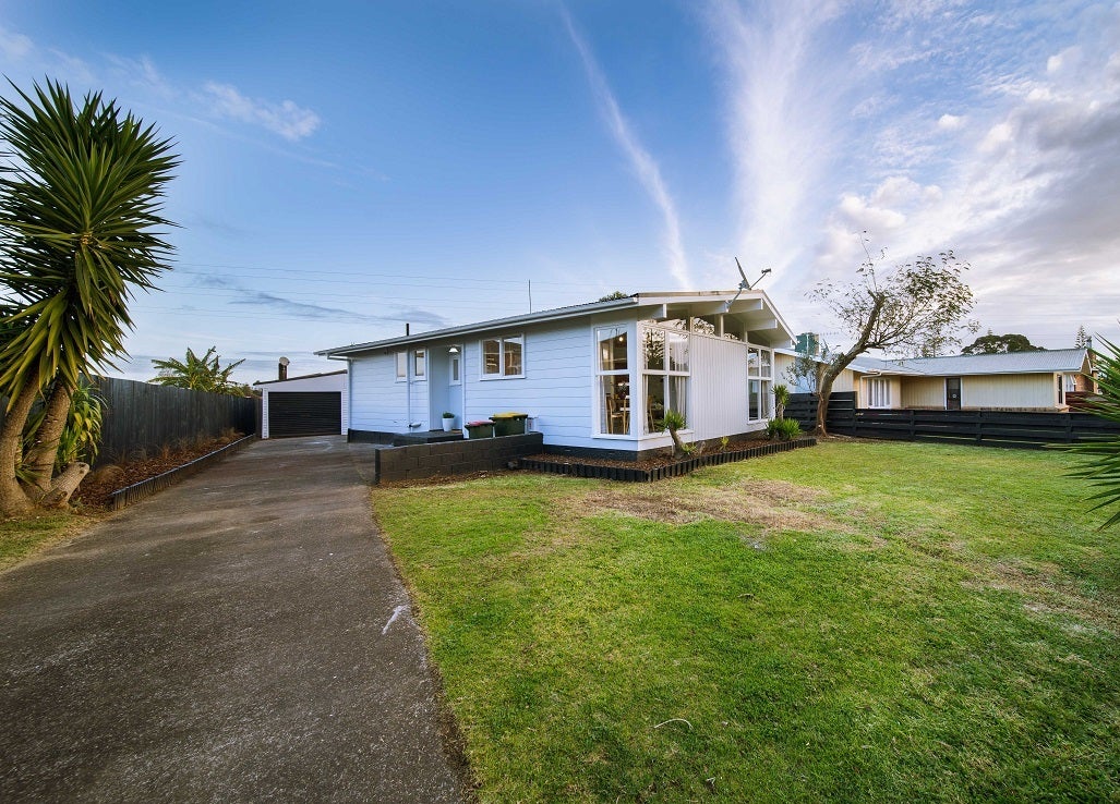 8 Quennell Avenue, Favona, Auckland - Carousel 1
