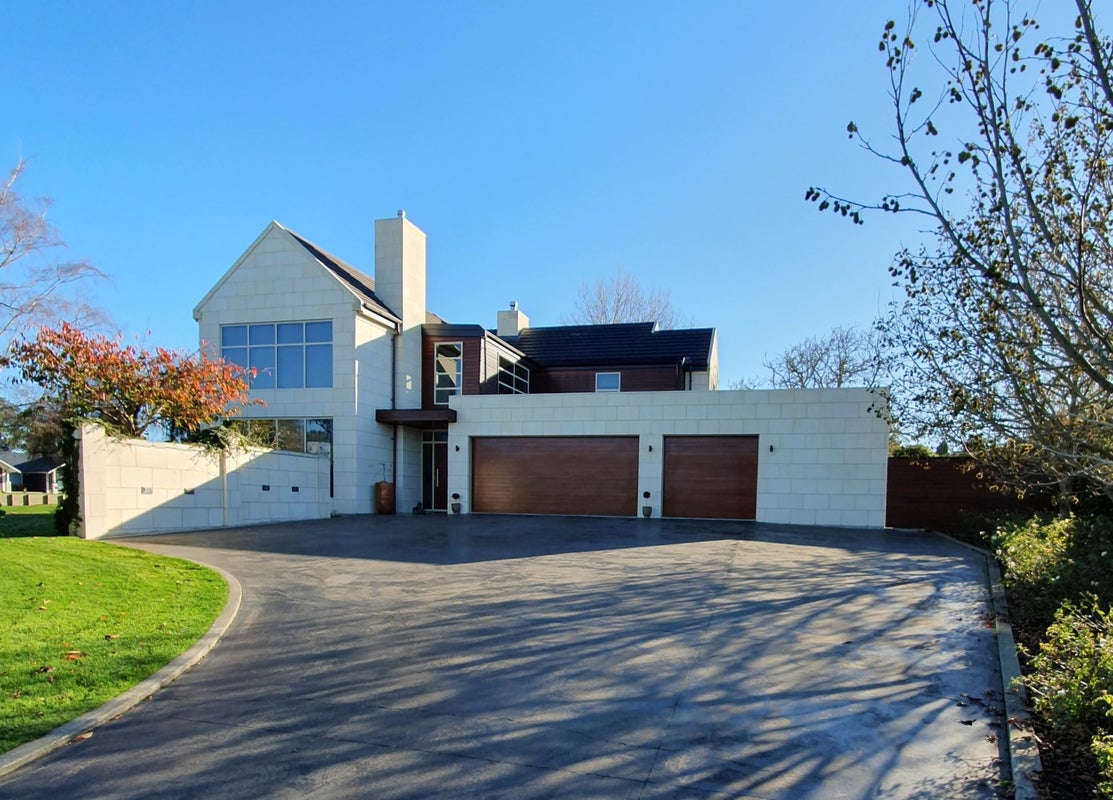 8 Tunbridge Wells, Ohau, Levin - Carousel 1