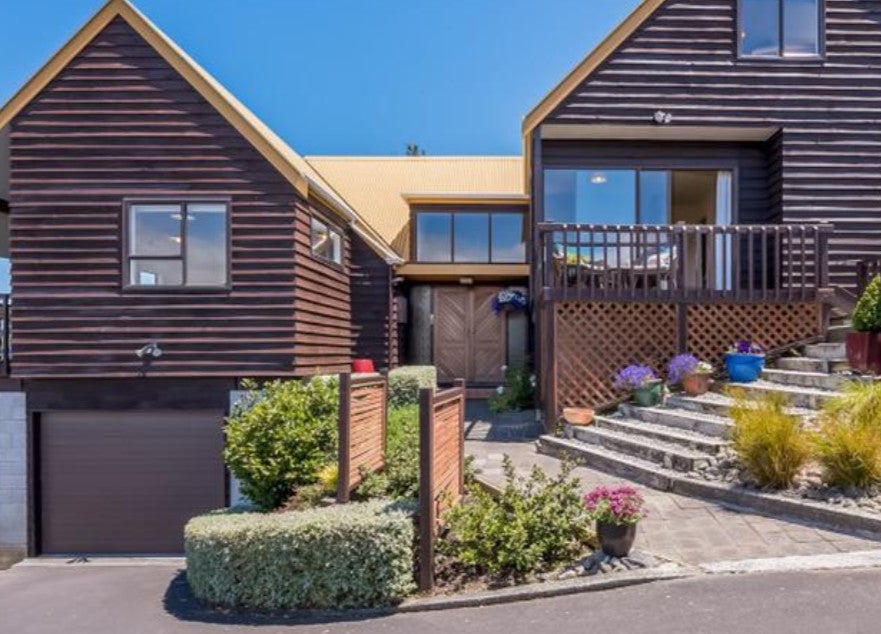 49 Pomare Road, Tirohanga, Lower Hutt - Carousel 1