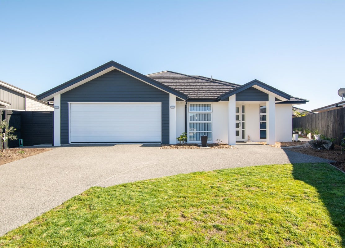 11 Drabble Crescent, Papamoa Beach, Papamoa - Carousel 1