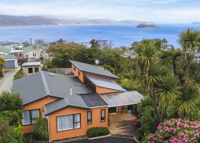20 Singers Road, Korokoro, Lower Hutt - Carousel 1