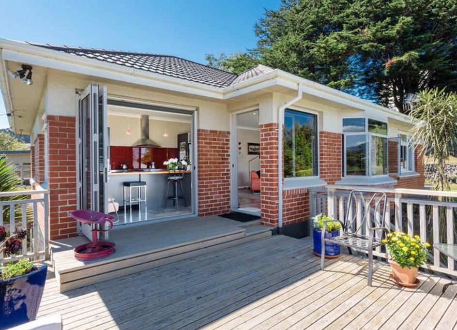 18 Castlewood Road, Company Bay, Dunedin - Carousel 1
