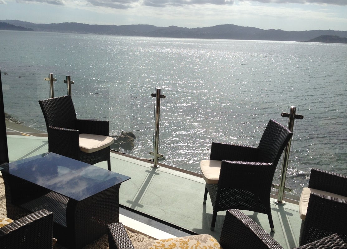 729 Marine Drive, Eastbourne, Lower Hutt - Carousel 1