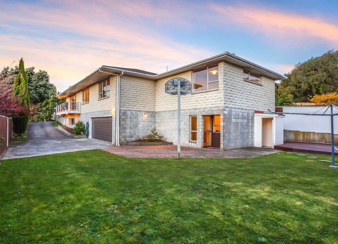 6 Romesdale Road, Papakowhai, Porirua - Carousel 1